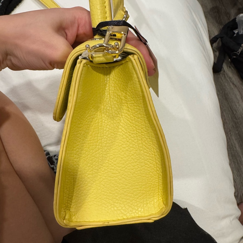 Riona Luna Yellow Handbag with straps - Picture 4 of 4
